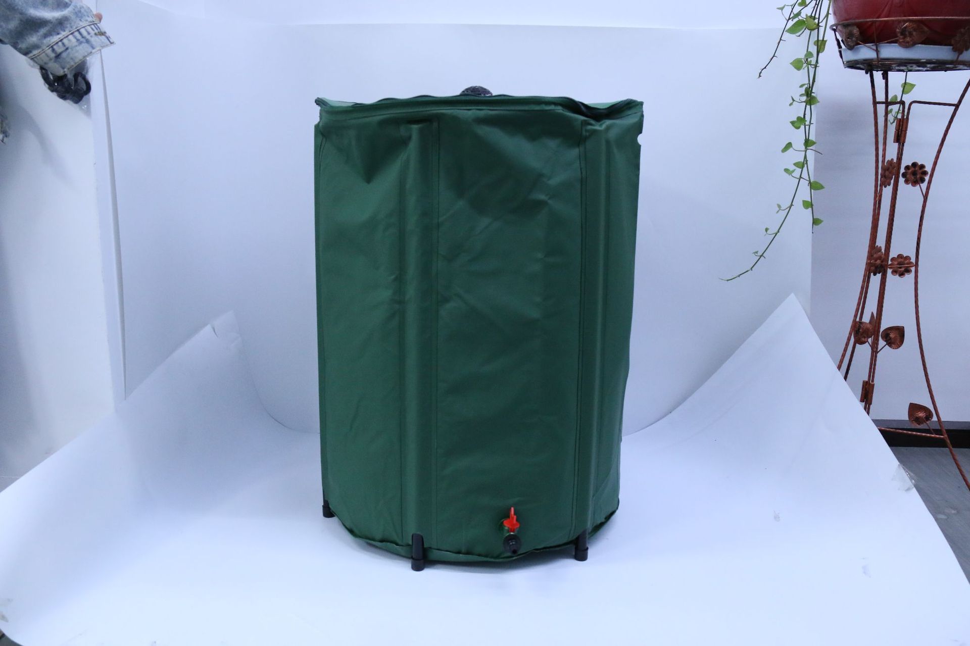 Garden Rainwater Collection & Recycling Bucket – 225L PVC Drip Irrigation Barrel for Home Gardening